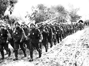 фото2 Немецкие войска наступают по Слуцкому шоссе 23-24.06.1941г.