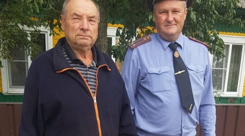 Ветерана милиции навестили коллеги из Клецкого РОВД